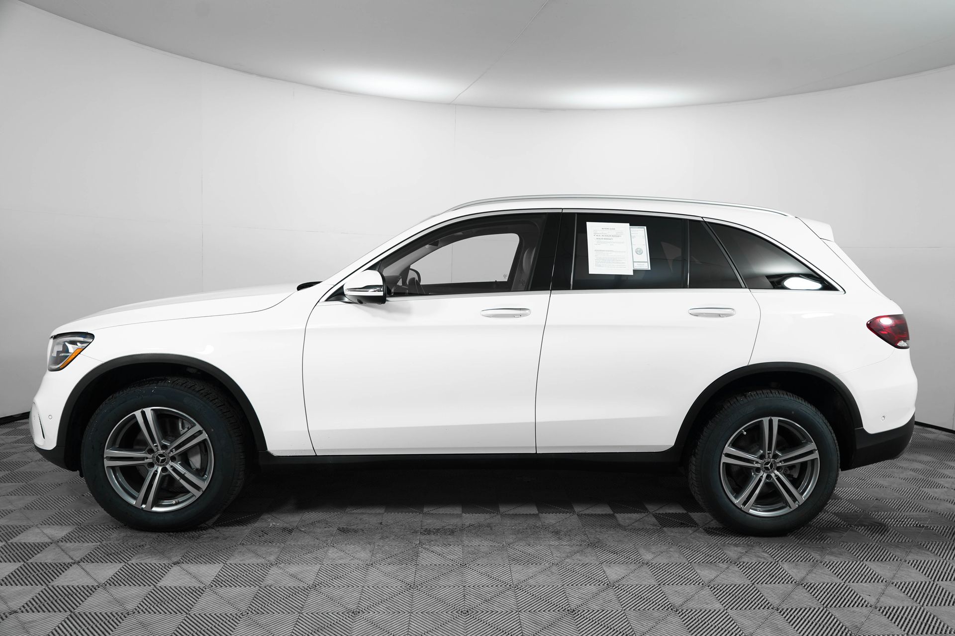 2022 Mercedes Benz GLC 300 4MATIC photo 4