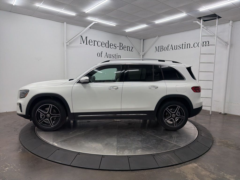 2026 Mercedes Benz GLB 250 photo 3