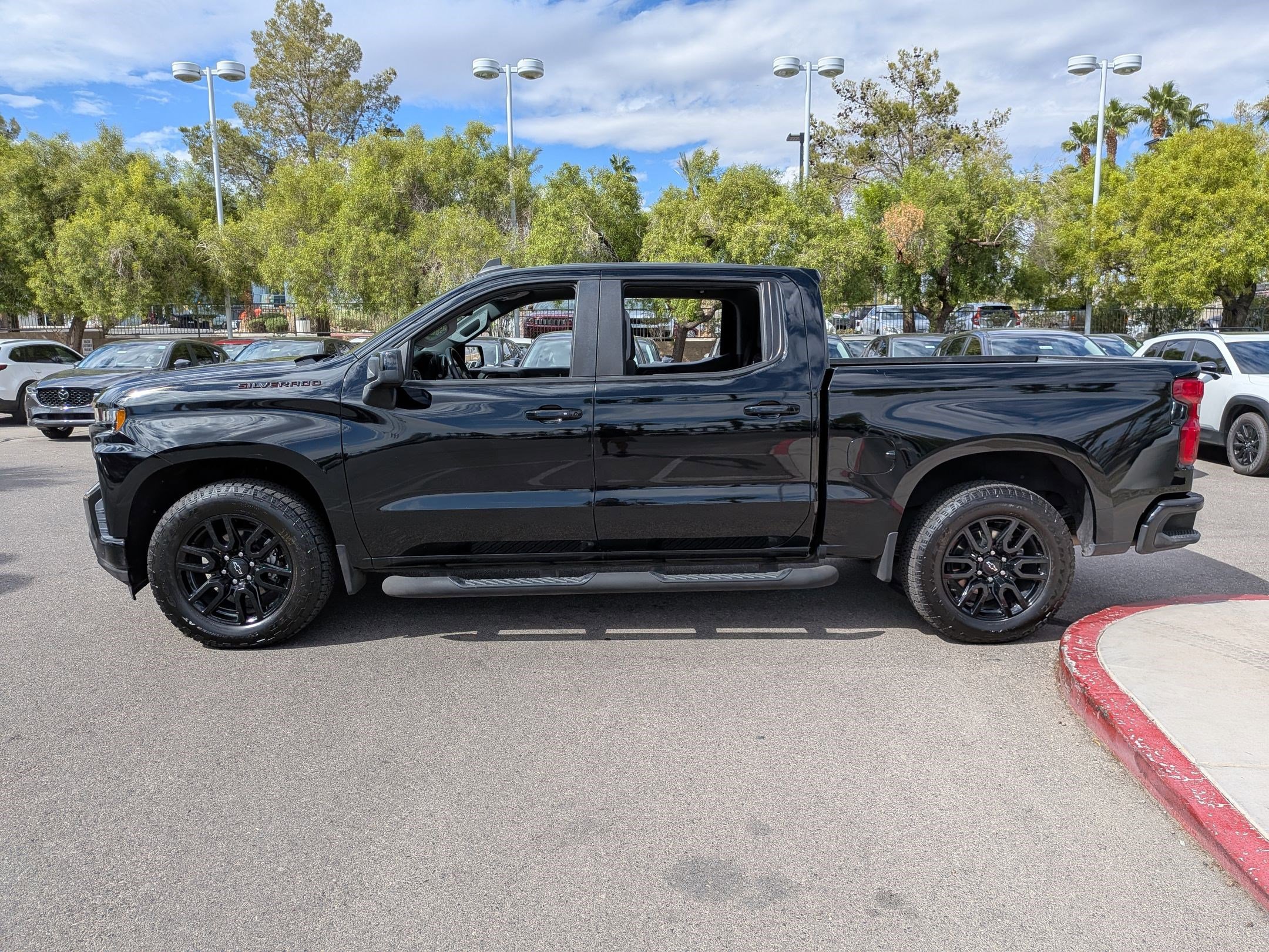 2022 Chevrolet Silverado 1500 RST photo 2