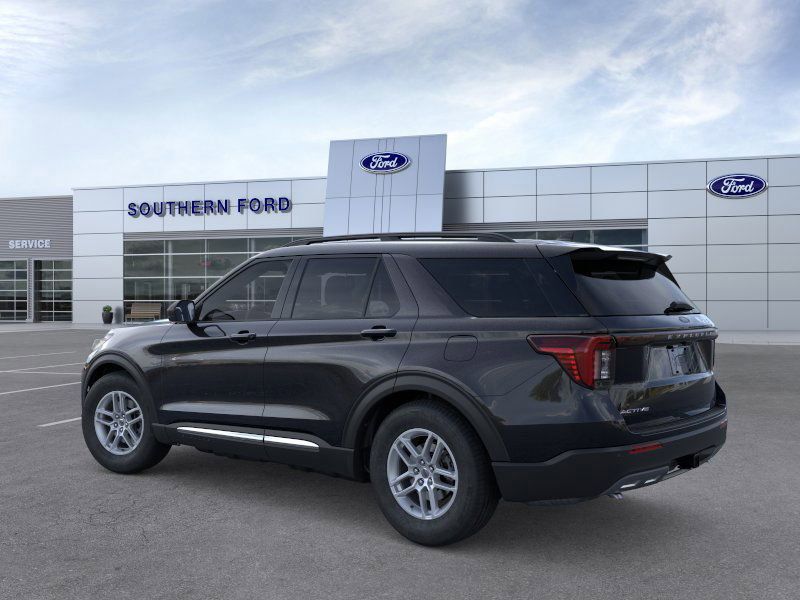 2025 Ford Explorer photo 3