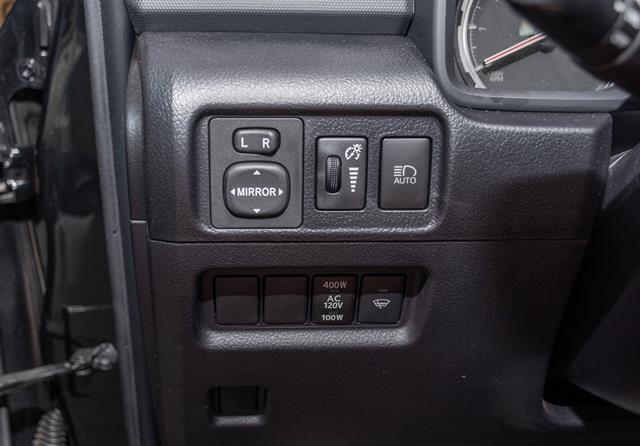 2022 Toyota 4Runner TRD Off-Road Premium photo 6