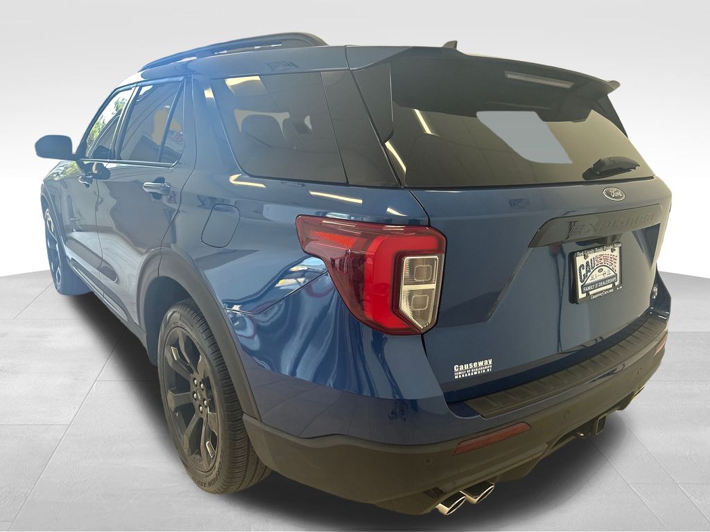 2023 Ford Explorer ST photo 4
