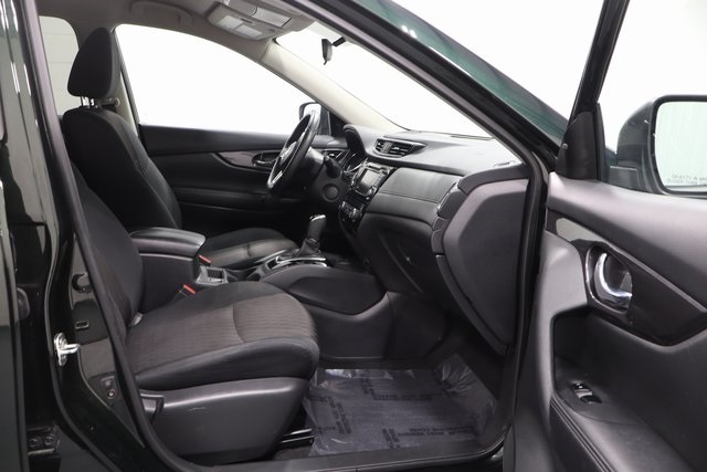 2019 Nissan Rogue SV photo 14