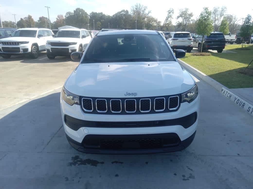 2024 Jeep Compass Sport photo 3