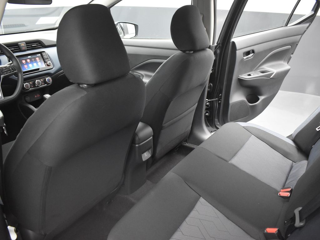 2025 Nissan Versa 1.6 SV photo 13