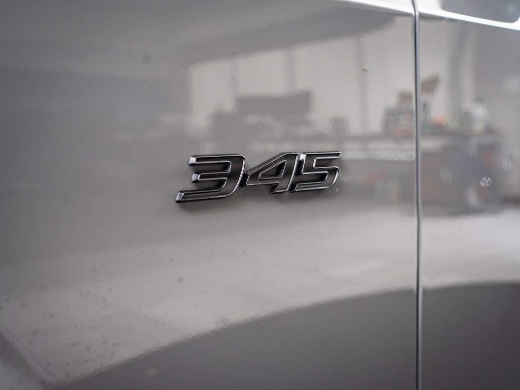 2023 Dodge Challenger R/T photo 9