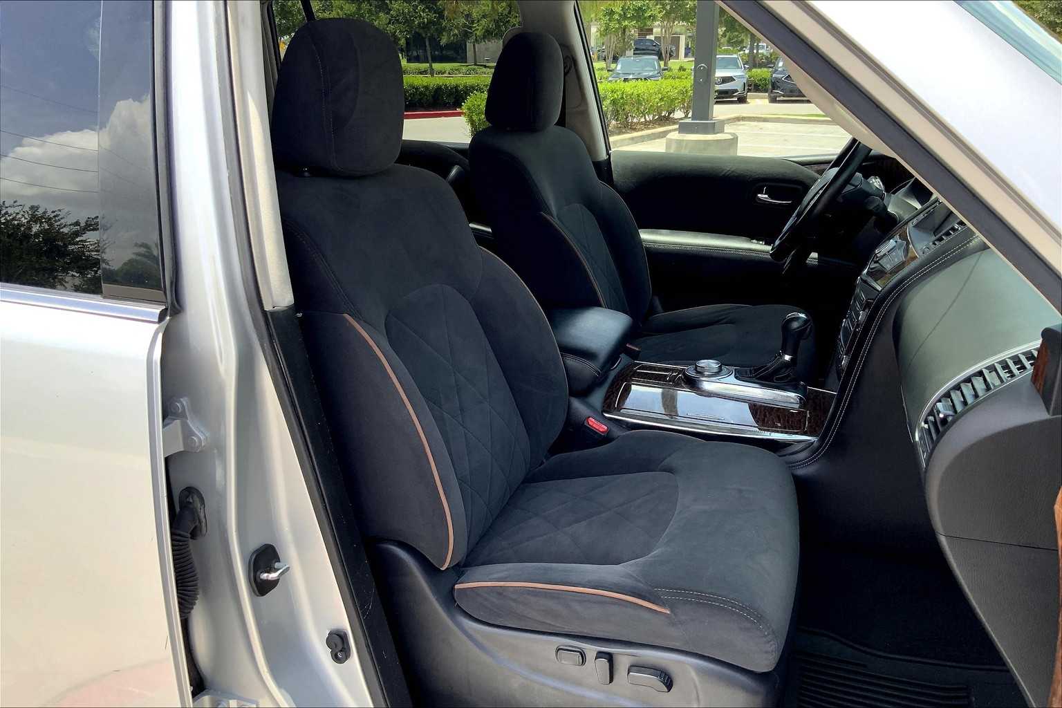 2019 Nissan Armada SV photo 7