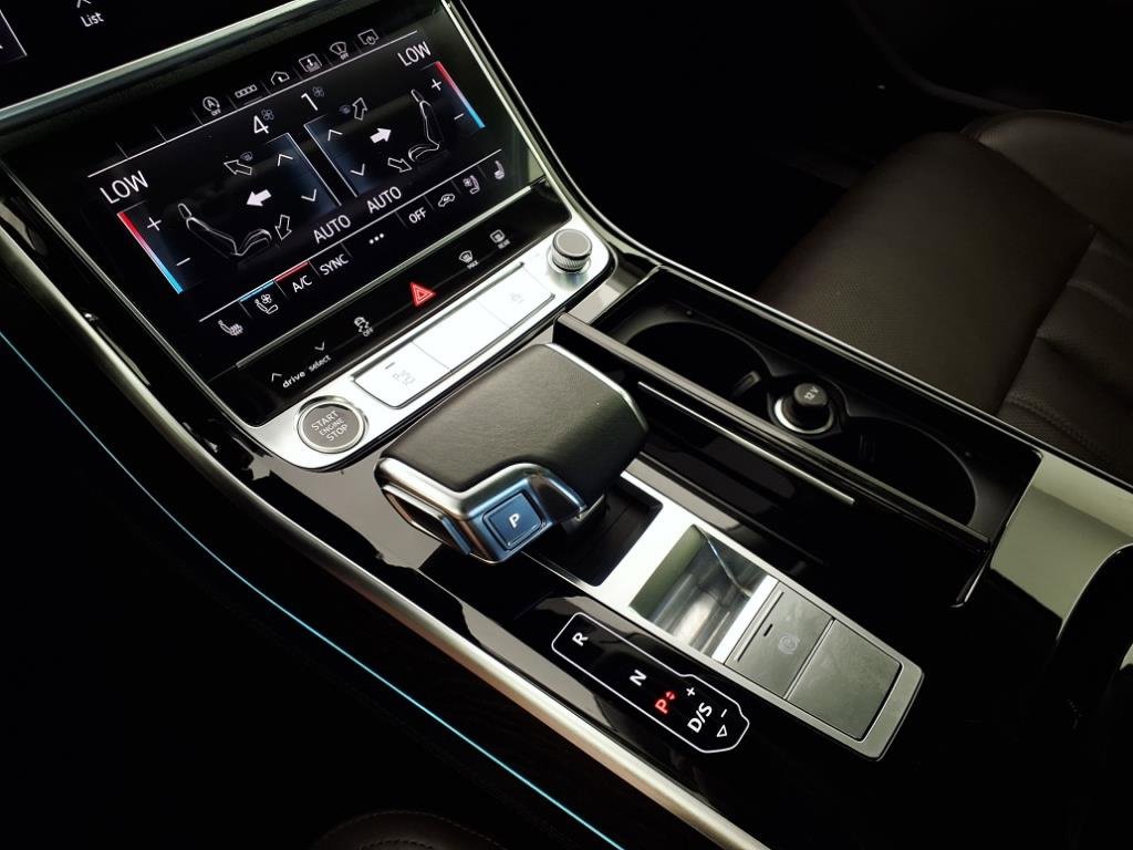 2021 Audi A8 L 55 Quattro photo 11