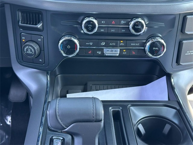 2025 Ford F-150 XLT photo 8