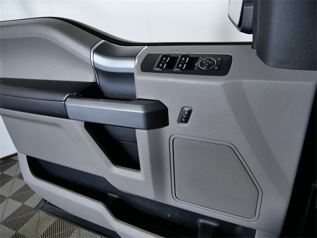 2016 Ford F-150 XLT photo 24