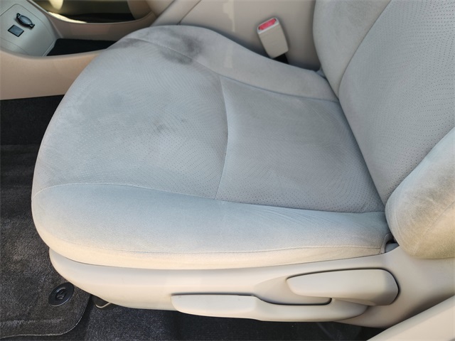 2015 Toyota Prius Four photo 22