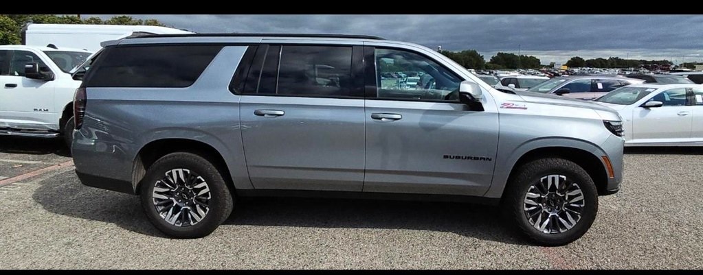 2025 Chevrolet Suburban Z71's photo