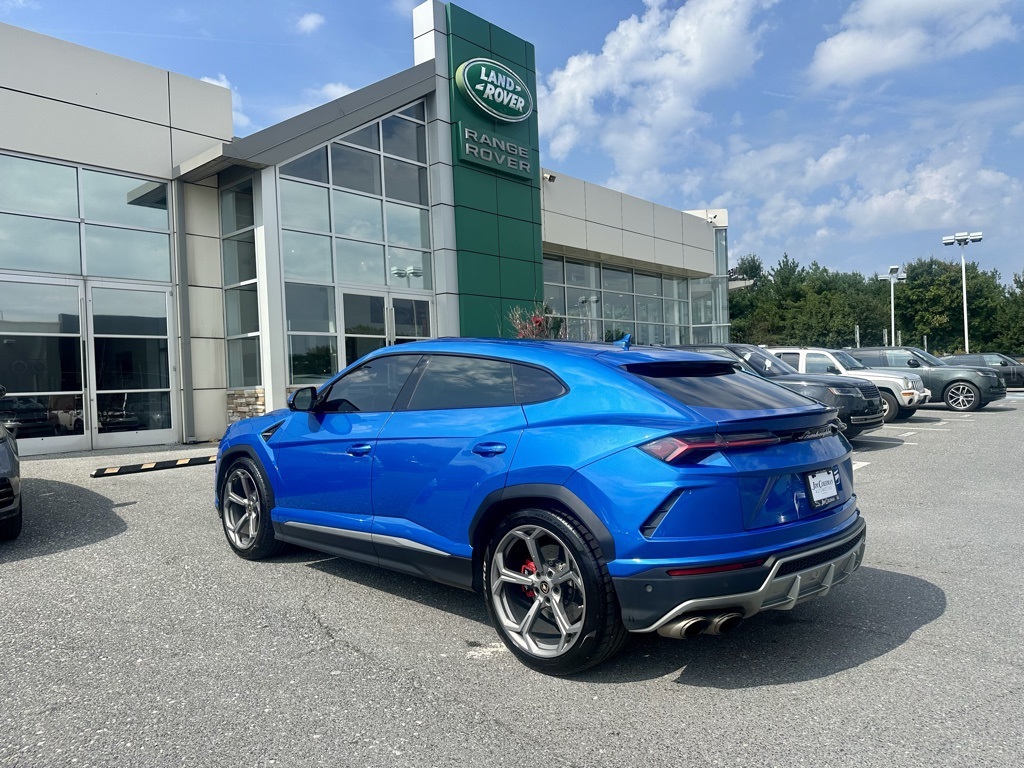 2019 Lamborghini Urus Base photo 9