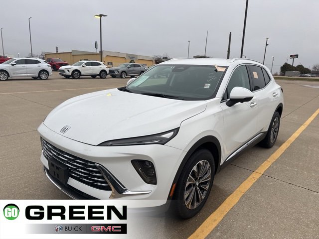 2025 Buick Envision Preferred's photo