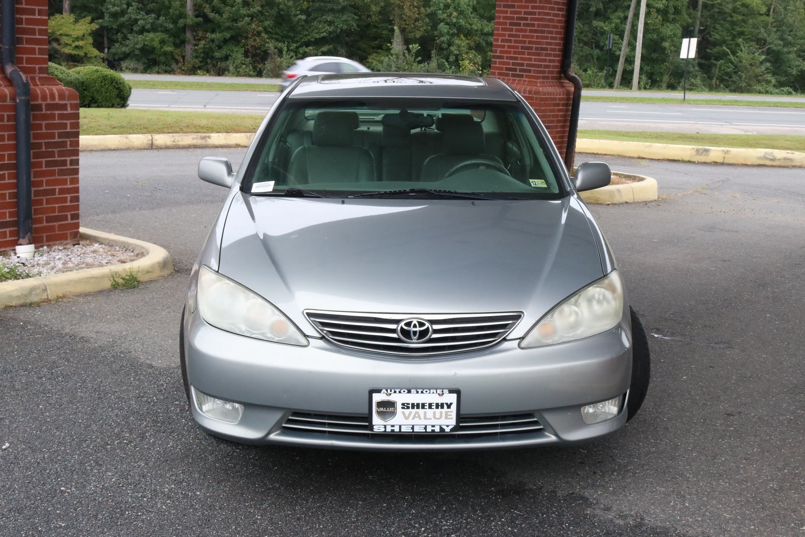 2005 Toyota Camry XLE photo 2