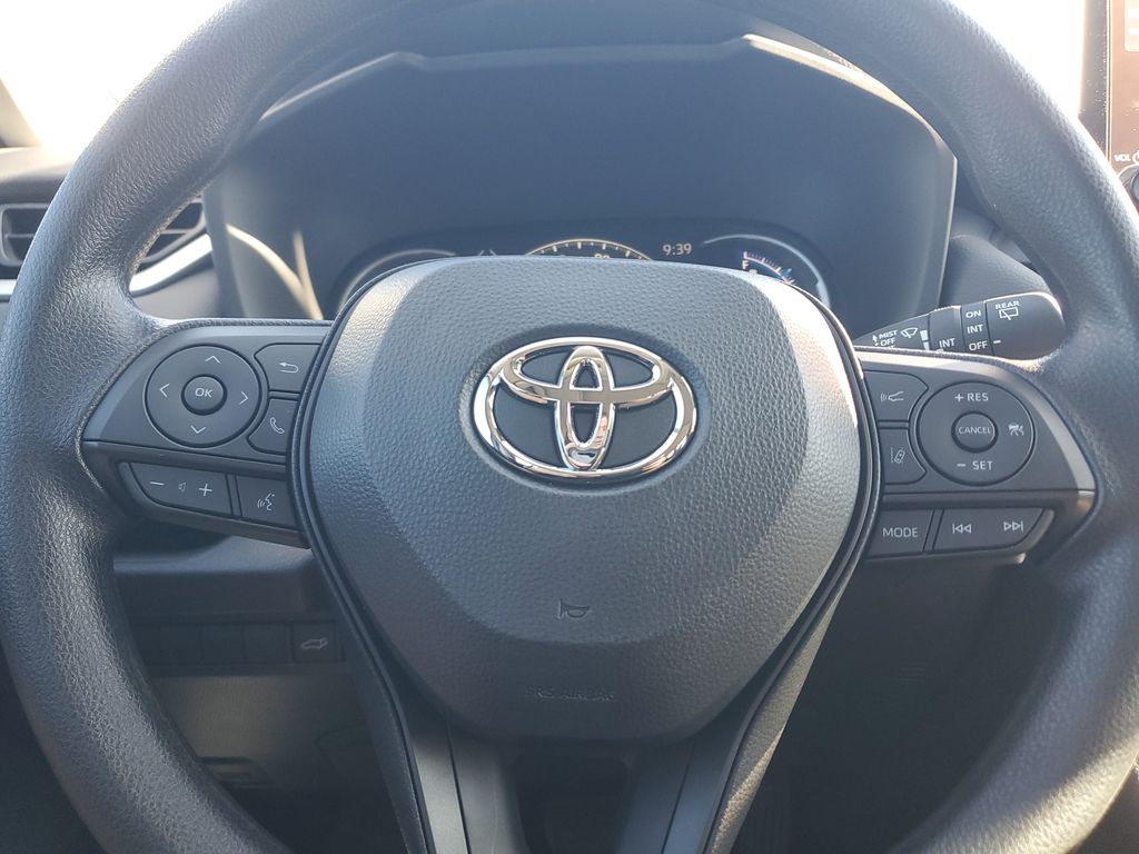 2025 Toyota RAV4 Hybrid XLE photo 18