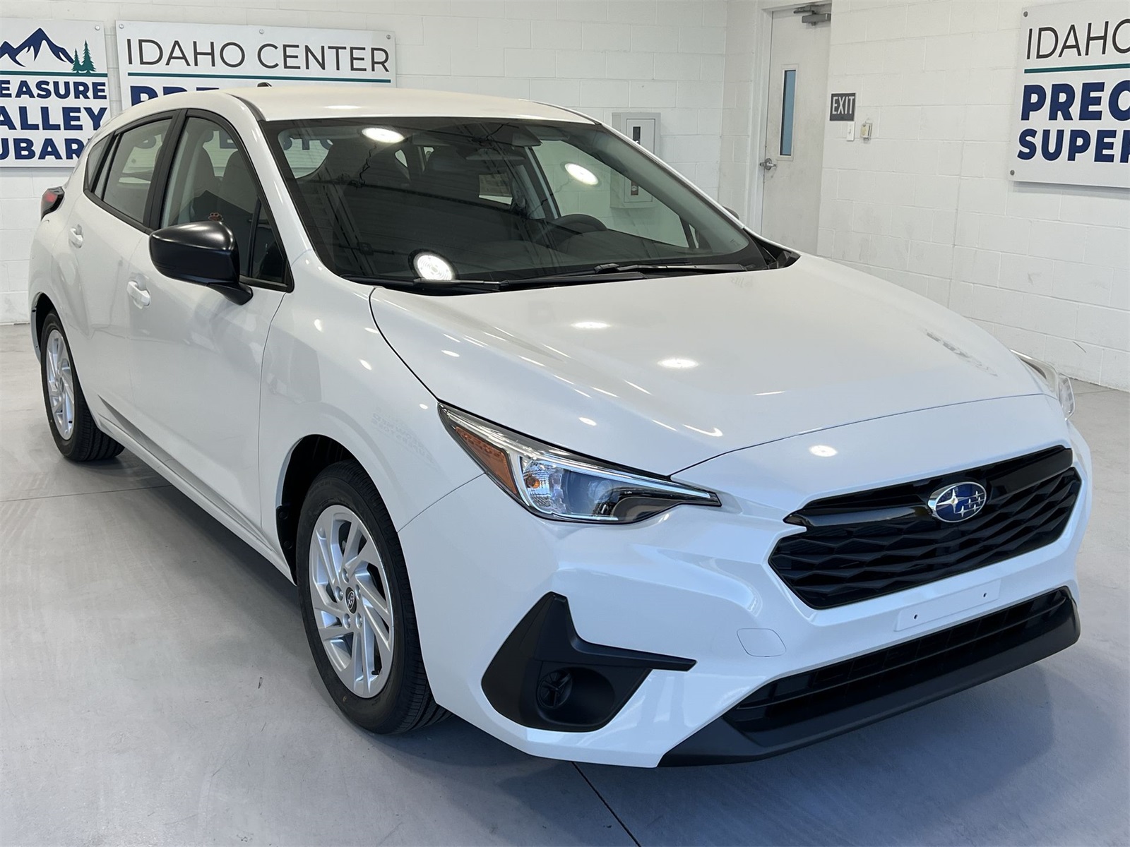 2025 Subaru Impreza Base photo 2