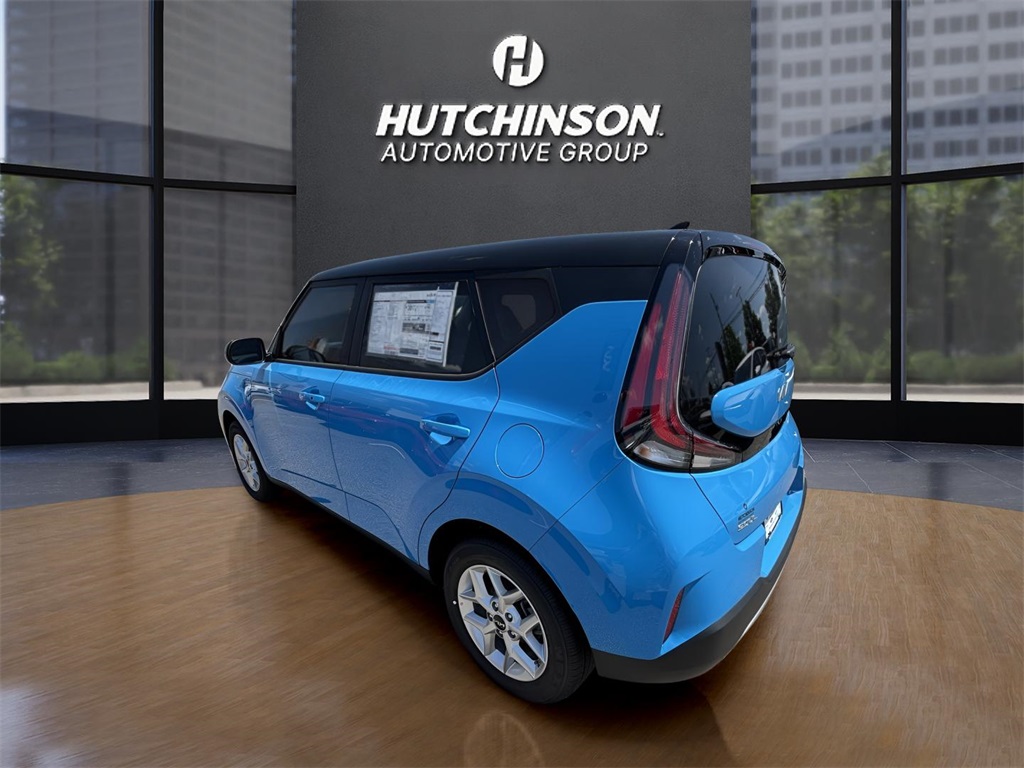 2025 Kia Soul LX S photo 5