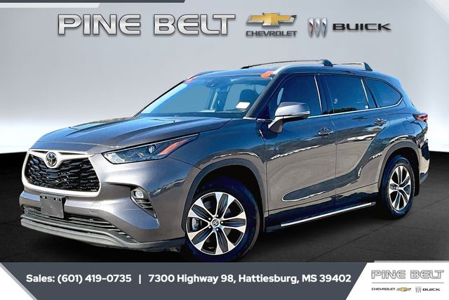 2022 Toyota Highlander XLE photo 4