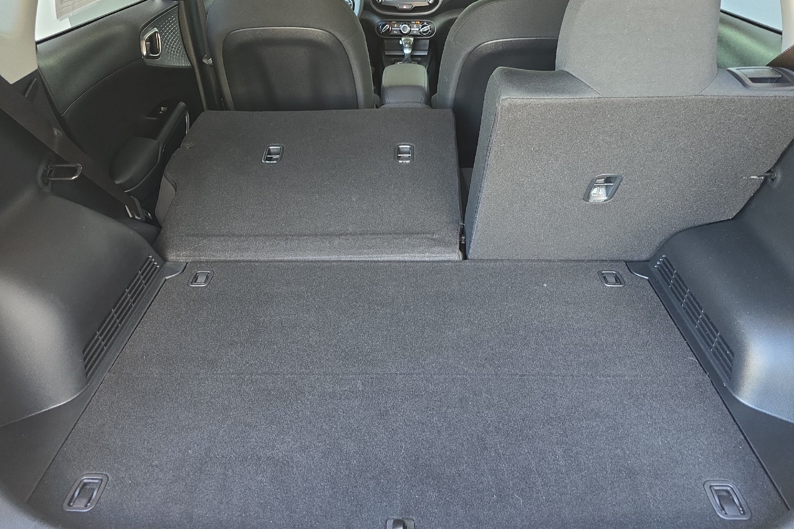 2022 Kia Soul LX S X-Line photo 16