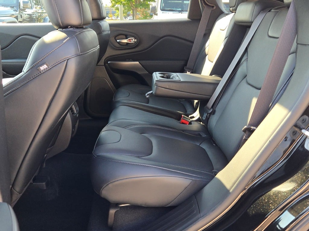 2022 Jeep Cherokee Limited photo 18