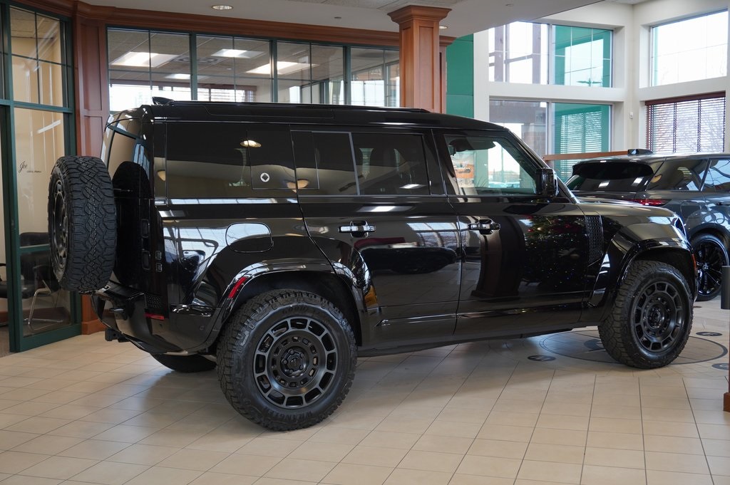 2026 LAND ROVER DEFENDER - Image 1