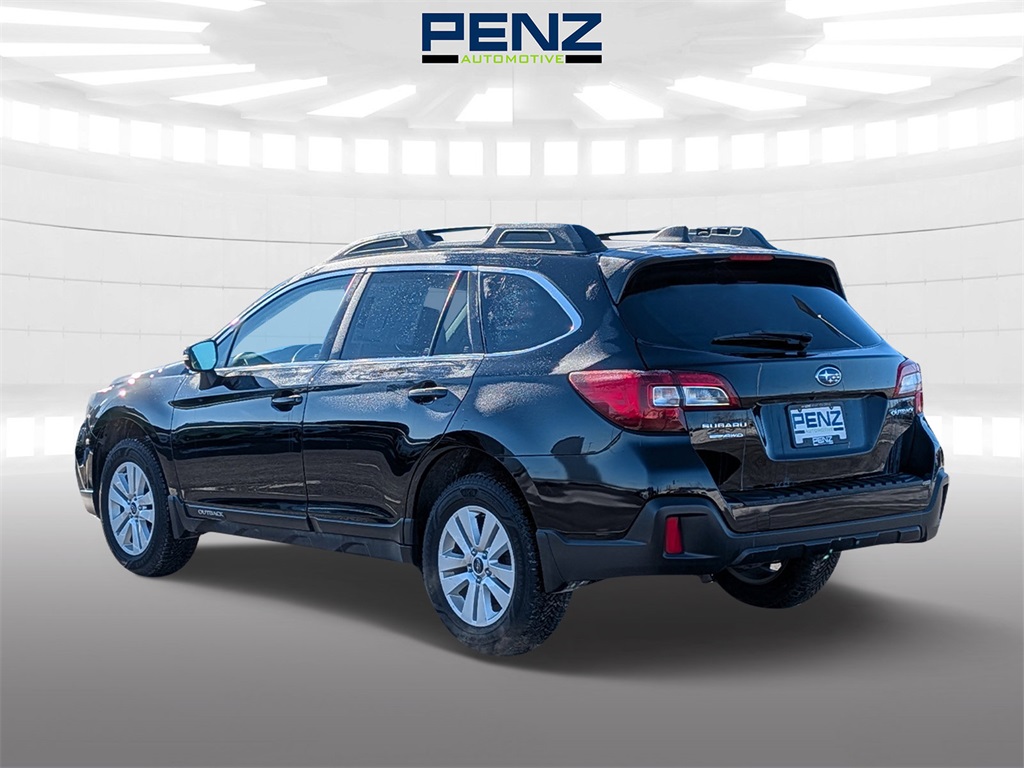 Used 2018 Subaru Outback Premium with VIN 4S4BSAHC8J3203804 for sale in Rochester, Minnesota