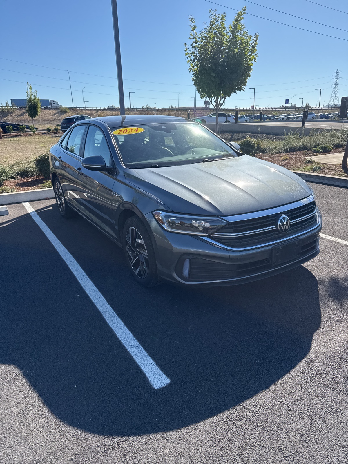 2024 Volkswagen Jetta 1.5T SEL photo 2