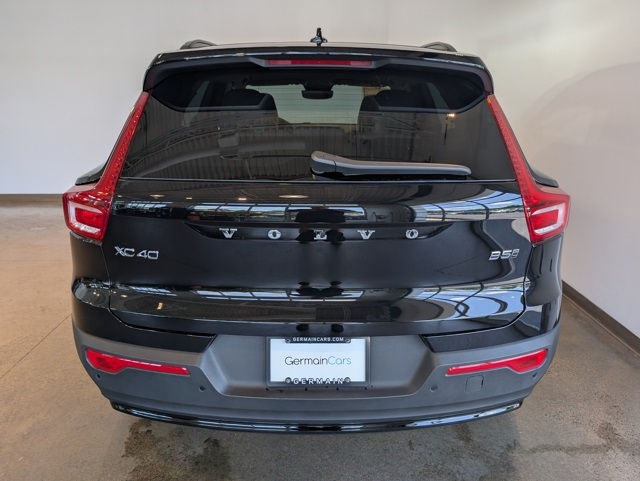 2026 Volvo XC40 photo 4