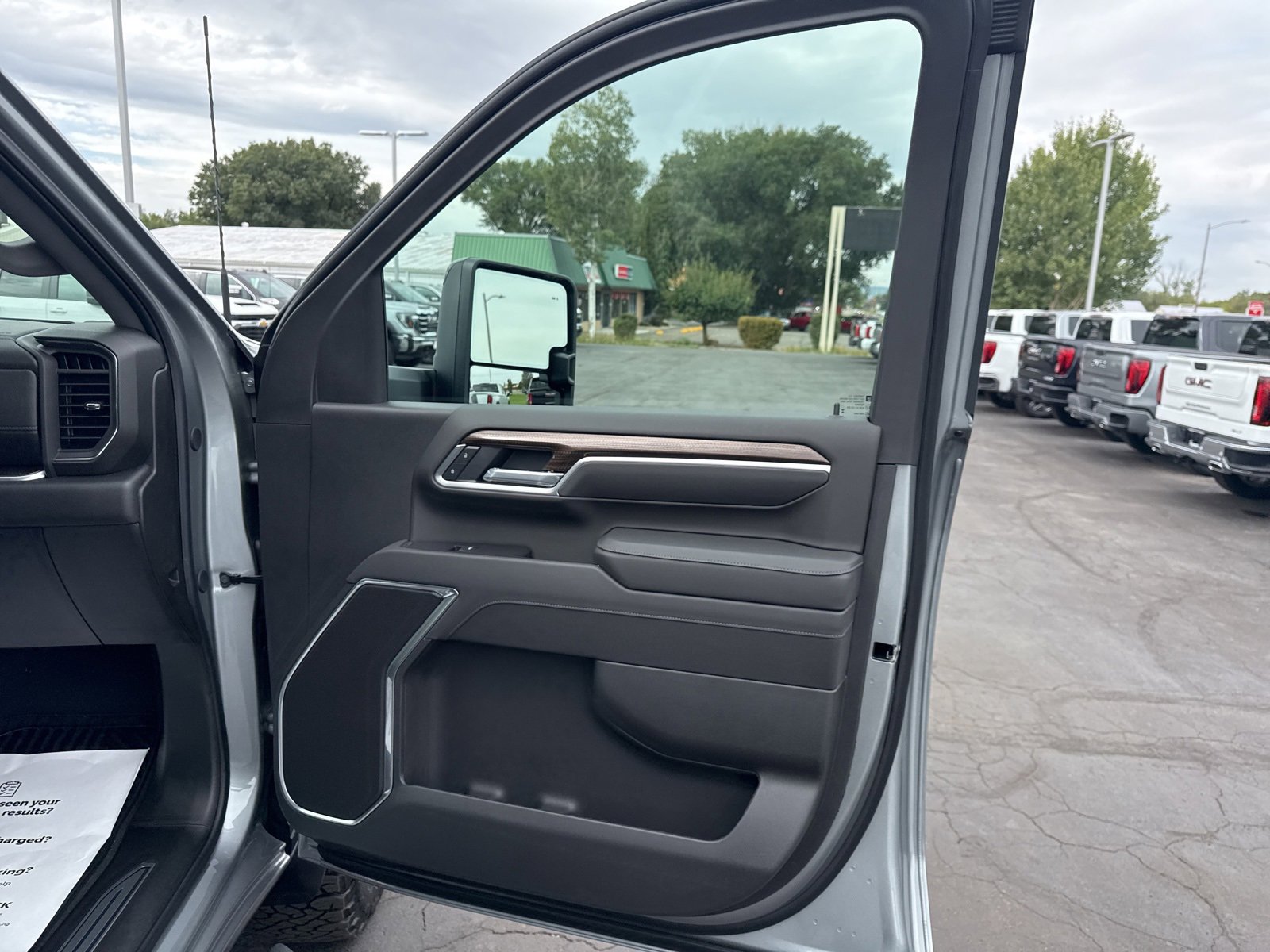 2026 Chevrolet Silverado 2500HD LT photo 37