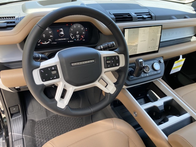 2025 Land Rover Defender 110 S photo 4