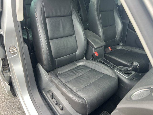 2017 Volkswagen Tiguan Sport photo 14