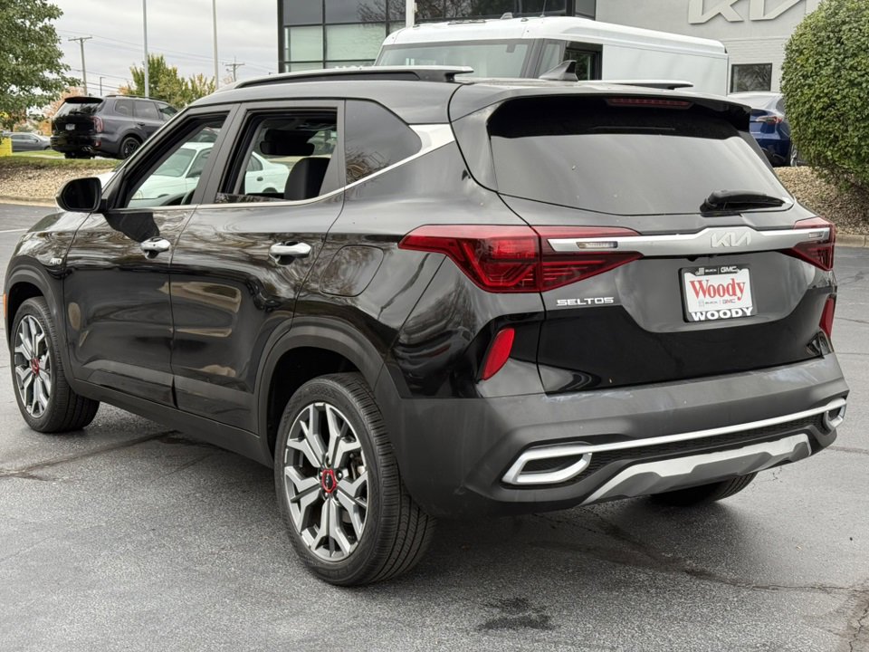 2022 Kia Seltos SX photo 3