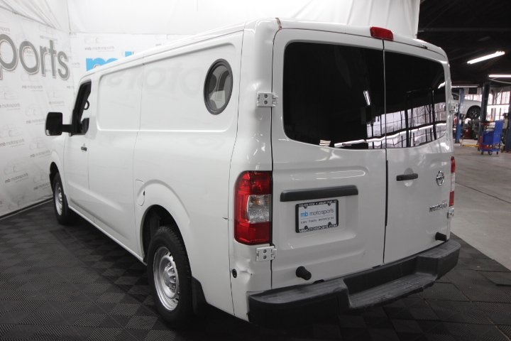 2017 Nissan NV1500 HD photo 2
