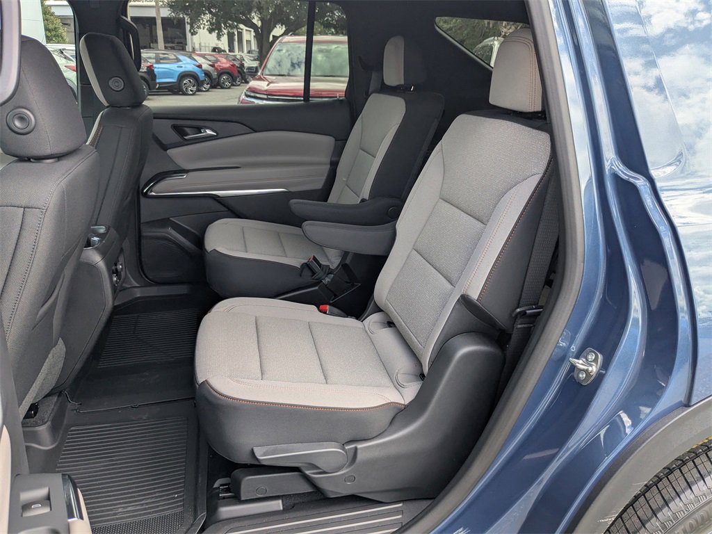 2026 Chevrolet Traverse L photo 11