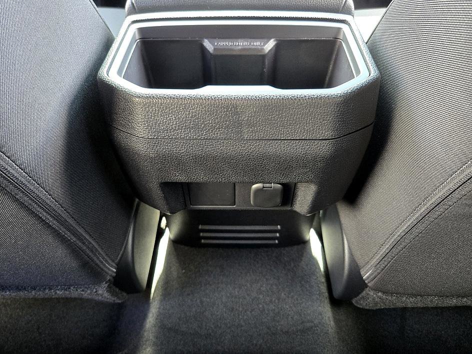 2025 Toyota Tacoma SR5 photo 14