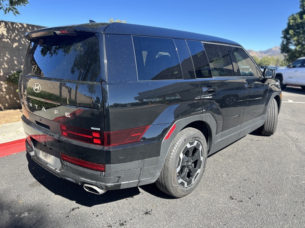 Used 2025 Black Hyundai SE image 7