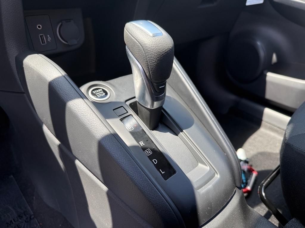 2025 Nissan Kicks Play S photo 9