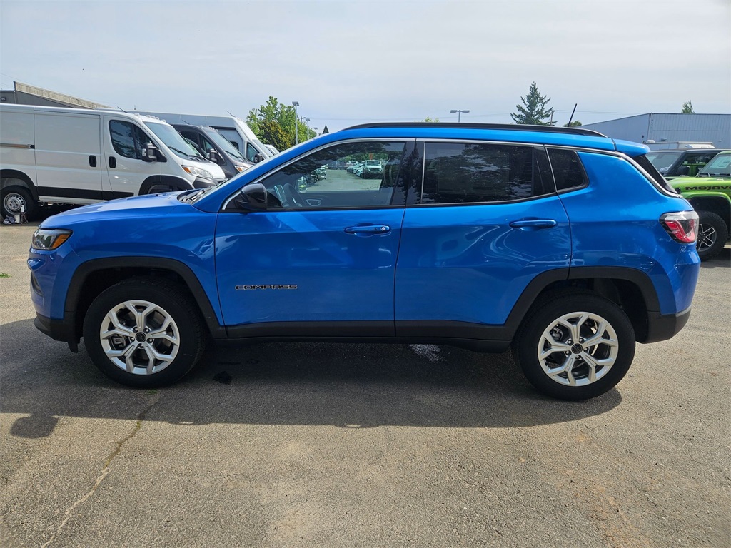 2025 Jeep Compass Latitude photo 4