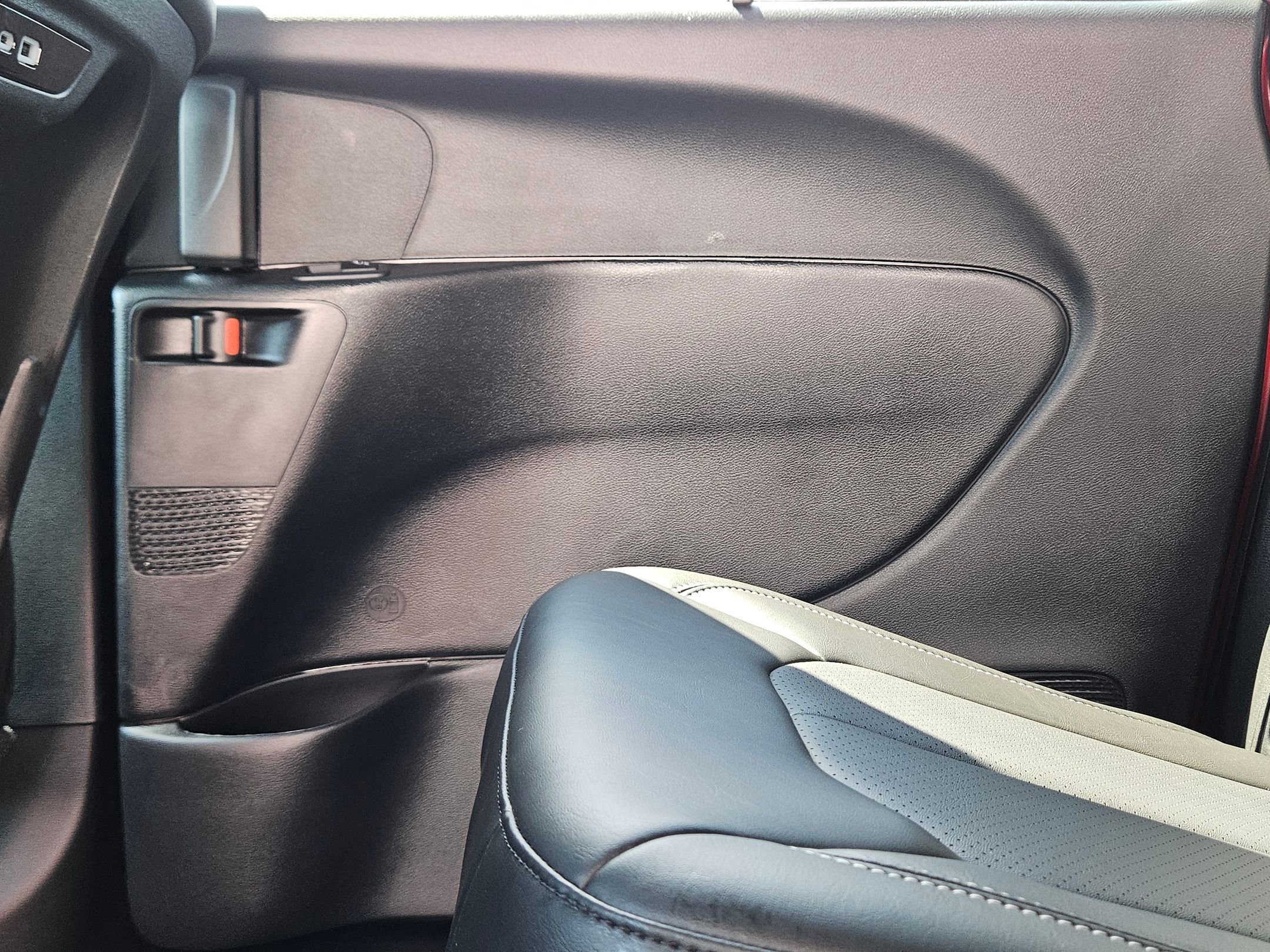 2025 Chrysler Pacifica photo 19