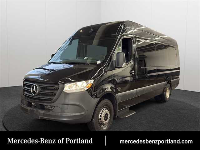 Pre-Owned 2023 Mercedes-Benz Sprinter RWD Full-size Cargo Van's photo