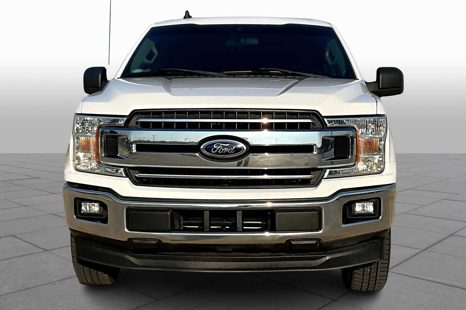 2019 Ford F-150 XLT photo 2