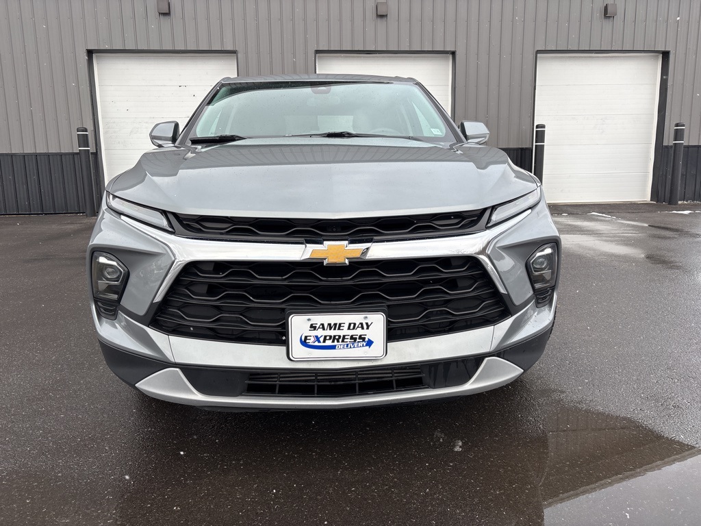 2023 Chevrolet Blazer 2LT photo 2