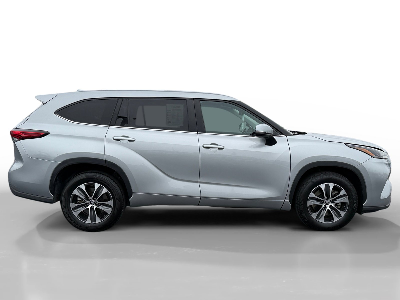 2023 Toyota Highlander XLE photo 3