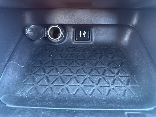 2019 Toyota RAV4 XLE photo 32