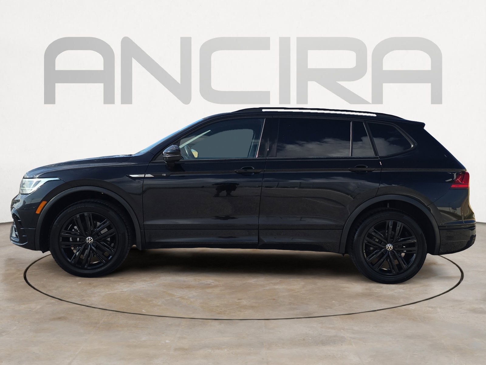 2022 Volkswagen Tiguan SE R-Line Black photo 2