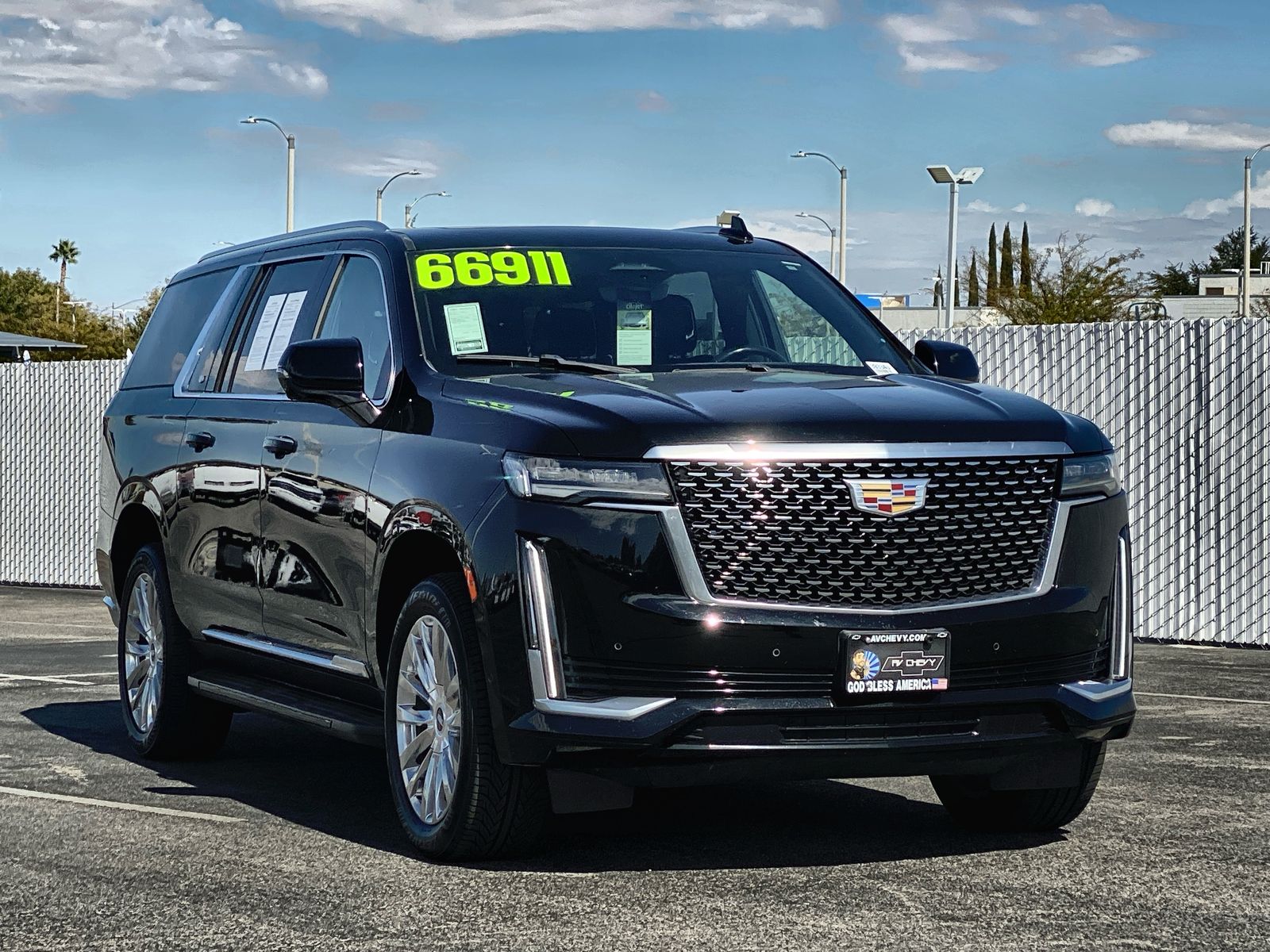 2023 Cadillac Escalade ESV Premium Luxury photo 3