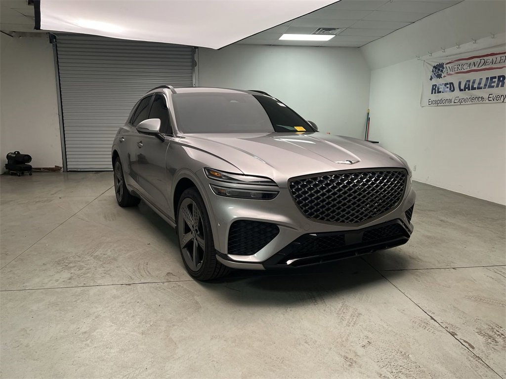 2022 GENESIS GV70 Standard's photo