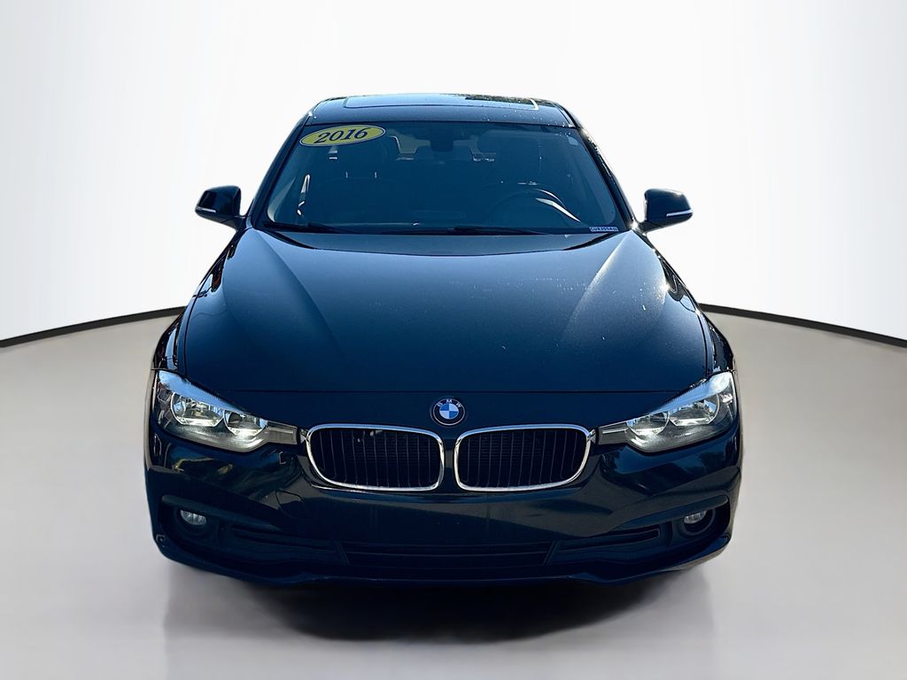2016 Bmw 320i xDrive SA photo 2