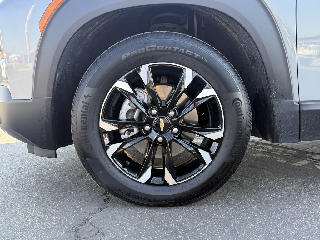 2023 Chevrolet Silverado 1500 RST photo 3